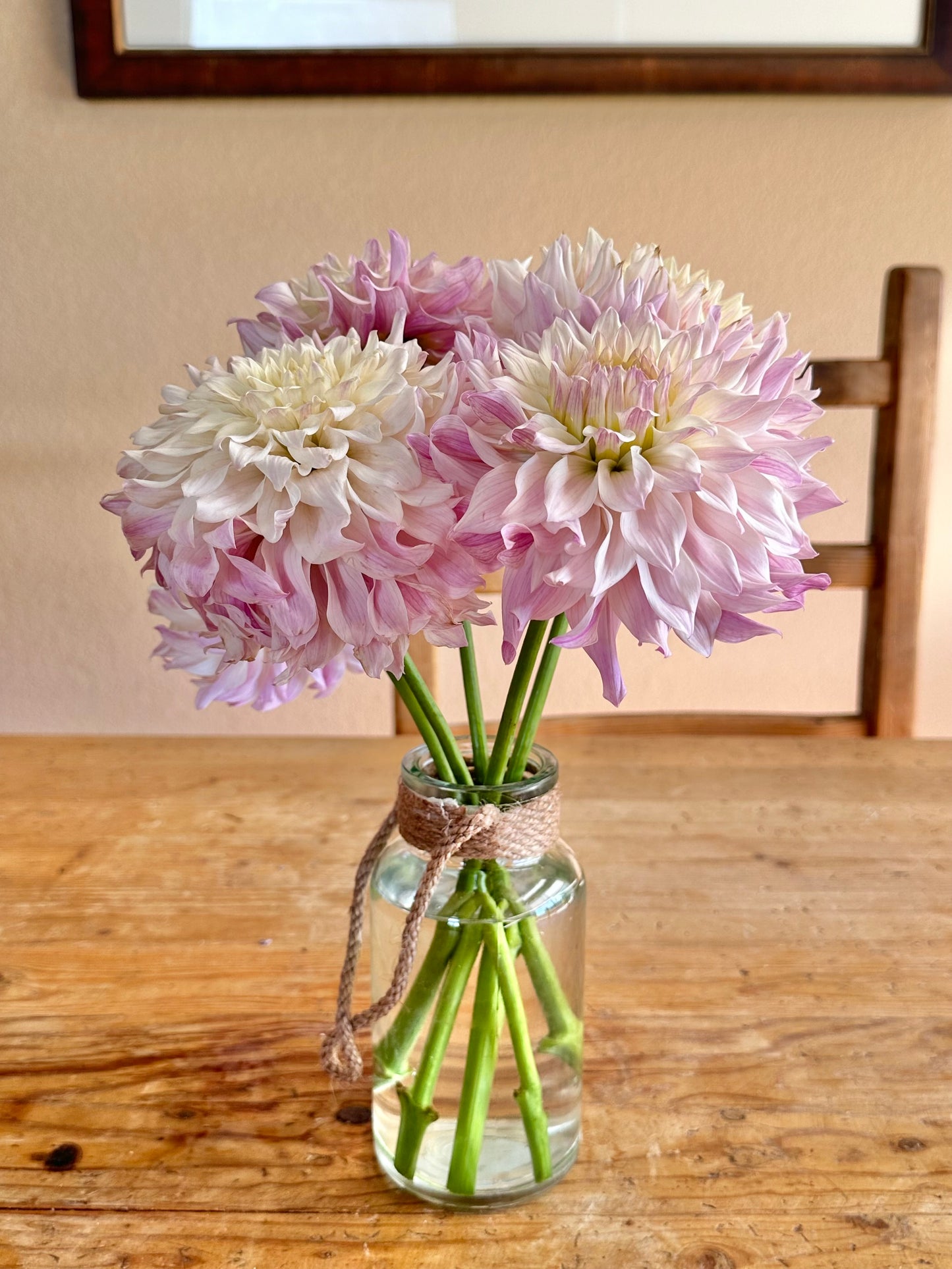 Romantic and elegant dahlia wedding flowers